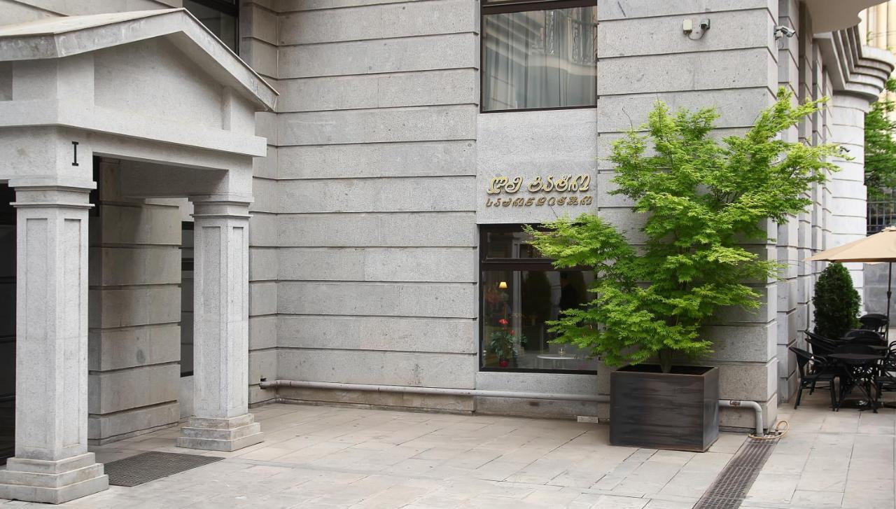 Parilament On Rustaveli 4 Rooms Tiflis Exterior foto